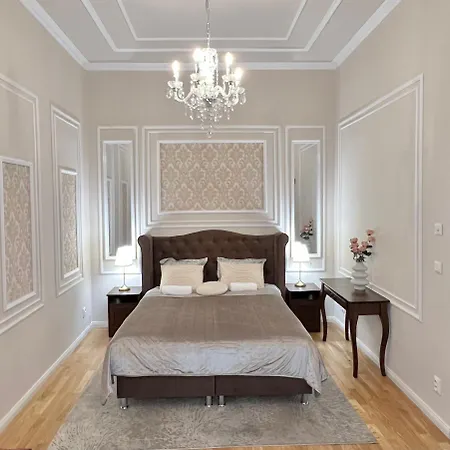 Angeloroma Deluxe Apartman